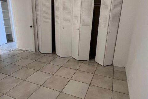 Condominio en alquiler en Hollywood, Florida, 1 dormitorio, 53.51 m2 № 1952050 - foto 10