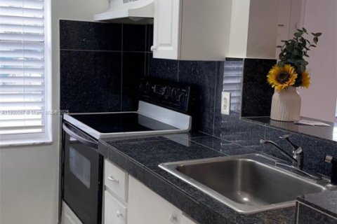 Condominio en alquiler en Hollywood, Florida, 1 dormitorio, 53.51 m2 № 1952050 - foto 4