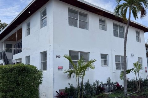 Immobilier commercial à Miami Beach, Floride 460.61 m2 № 2089102