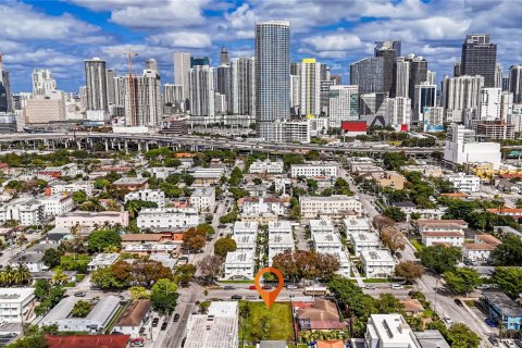 Commercial property in Miami, Florida № 1727573 - photo 1