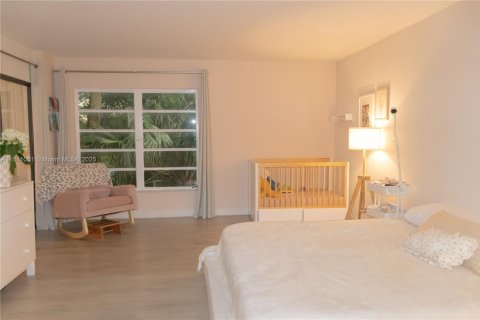 Condo in Pompano Beach, Florida, 1 bedroom  № 1756429 - photo 8