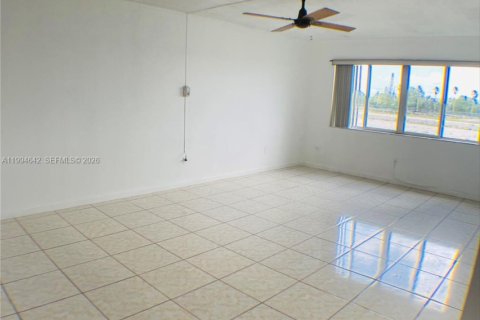 Снять в аренду кондоминиум в Хомстед, Флорида 2 спальни, 99.87м2, № 2056554 - фото 6