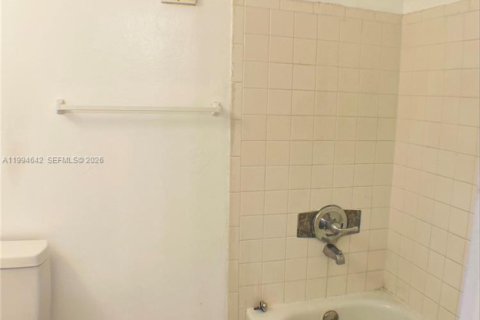 Снять в аренду кондоминиум в Хомстед, Флорида 2 спальни, 99.87м2, № 2056554 - фото 8