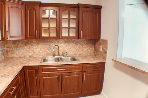 Снять в аренду кондоминиум в Хомстед, Флорида 2 спальни, 99.87м2, № 2056554 - фото 3