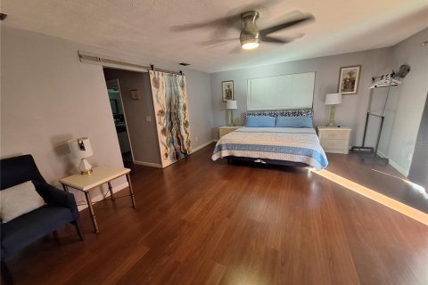 Casa en venta en Clearwater, Florida, 4 dormitorios, 219.34 m2 № 2094960 - foto 15