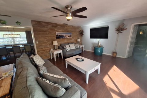 Casa en venta en Clearwater, Florida, 4 dormitorios, 219.34 m2 № 2094960 - foto 14