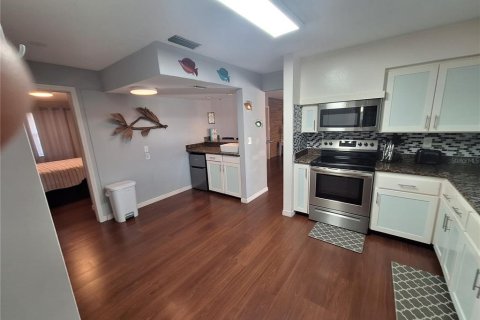 Casa en venta en Clearwater, Florida, 4 dormitorios, 219.34 m2 № 2094960 - foto 11