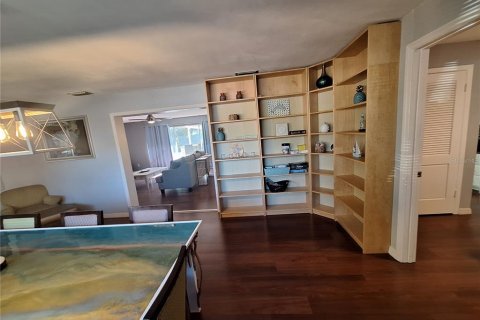 Casa en venta en Clearwater, Florida, 4 dormitorios, 219.34 m2 № 2094960 - foto 29