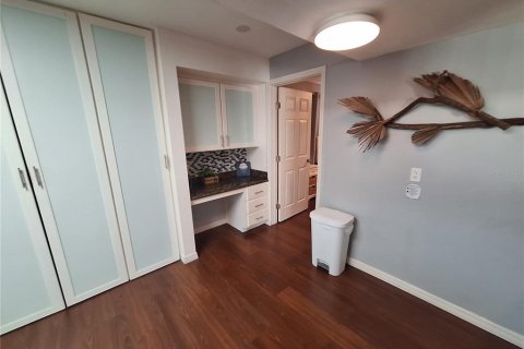 Casa en venta en Clearwater, Florida, 4 dormitorios, 219.34 m2 № 2094960 - foto 7