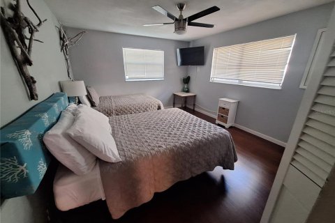 Casa en venta en Clearwater, Florida, 4 dormitorios, 219.34 m2 № 2094960 - foto 24