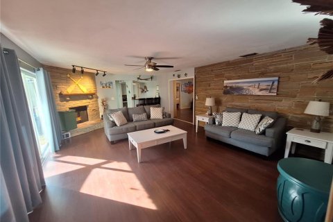 Casa en venta en Clearwater, Florida, 4 dormitorios, 219.34 m2 № 2094960 - foto 13