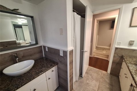 Casa en venta en Clearwater, Florida, 4 dormitorios, 219.34 m2 № 2094960 - foto 21