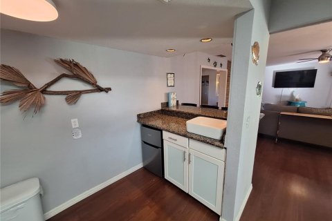 Casa en venta en Clearwater, Florida, 4 dormitorios, 219.34 m2 № 2094960 - foto 8