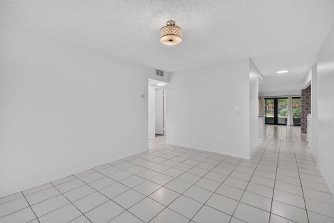 Copropriété à vendre à Plantation, Floride: 3 chambres, 133.78 m2 № 2414648 - photo 25