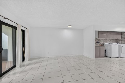 Copropriété à vendre à Plantation, Floride: 3 chambres, 133.78 m2 № 2414648 - photo 13
