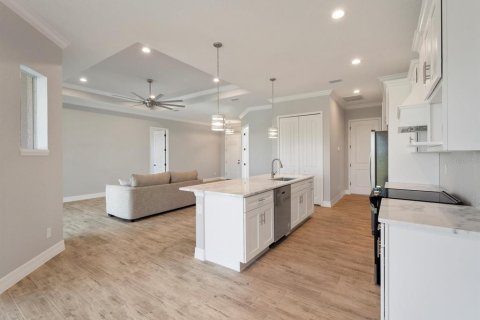 House in Port Charlotte, Florida 3 bedrooms, 202.99 sq.m. № 848662 - photo 10