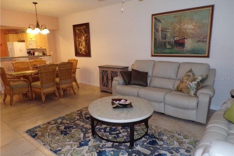 Condo in Punta Gorda, Florida, 2 bedrooms  № 2097895 - photo 8