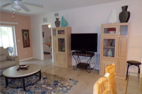 Condo in Punta Gorda, Florida, 2 bedrooms  № 2097895 - photo 17