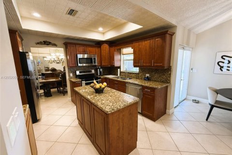 Villa ou maison à vendre à Cooper City, Floride: 3 chambres, 190.73 m2 № 2189801 - photo 11