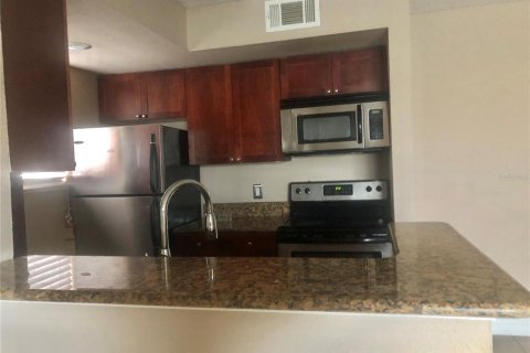 Condo in Orlando, Florida, 2 bedrooms № 2391239 - photo 10