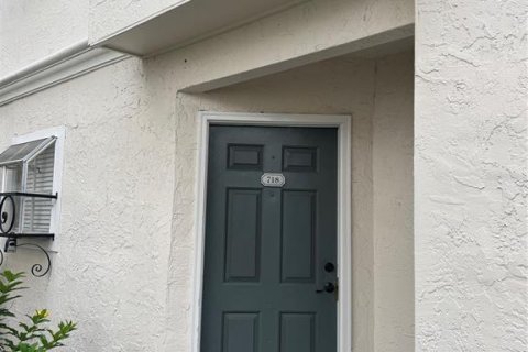 Condo in Orlando, Florida, 2 bedrooms № 2391239 - photo 5