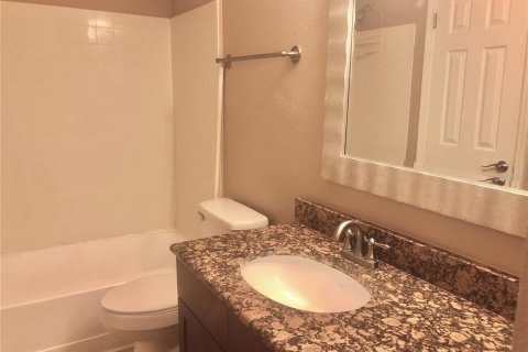 Condo in Orlando, Florida, 2 bedrooms № 2391239 - photo 20