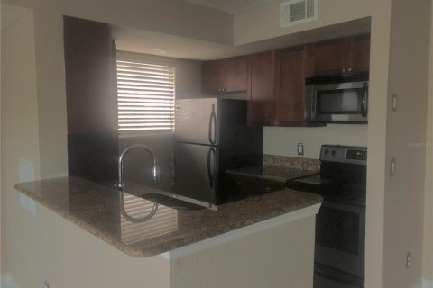 Condo in Orlando, Florida, 2 bedrooms № 2391239 - photo 9