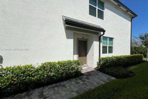 House in Lauderdale Lakes, Florida 3 bedrooms, 137.68 sq.m. № 2008279 - photo 28
