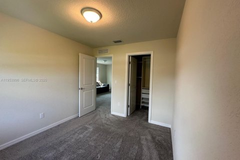 House in Lauderdale Lakes, Florida 3 bedrooms, 137.68 sq.m. № 2008279 - photo 10