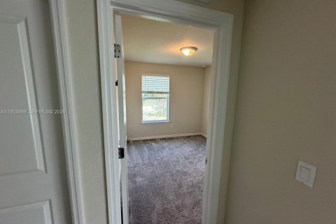 House in Lauderdale Lakes, Florida 3 bedrooms, 137.68 sq.m. № 2008279 - photo 12