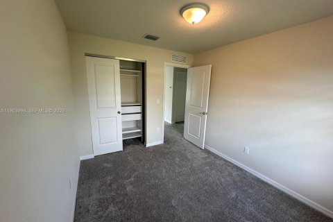 House in Lauderdale Lakes, Florida 3 bedrooms, 137.68 sq.m. № 2008279 - photo 13