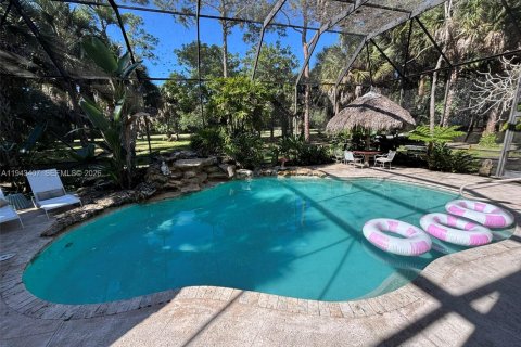 Casa en venta en Loxahatchee Groves, Florida, 4 dormitorios, 305.46 m2 № 2001502 - foto 16