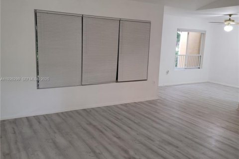 Купить кондоминиум в Окленд-Парк, Флорида 2 спальни, 116.69м2, № 1984563 - фото 8