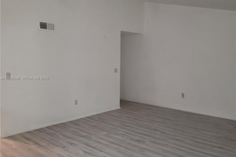 Купить кондоминиум в Окленд-Парк, Флорида 2 спальни, 116.69м2, № 1984563 - фото 17