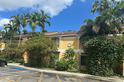 Купить кондоминиум в Окленд-Парк, Флорида 2 спальни, 116.69м2, № 1984563 - фото 2