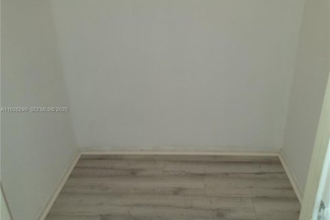 Купить кондоминиум в Окленд-Парк, Флорида 2 спальни, 116.69м2, № 1984563 - фото 13