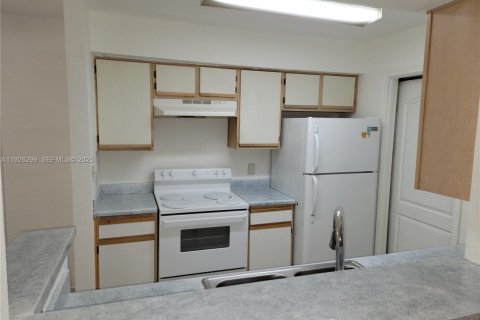 Купить кондоминиум в Окленд-Парк, Флорида 2 спальни, 116.69м2, № 1984563 - фото 4