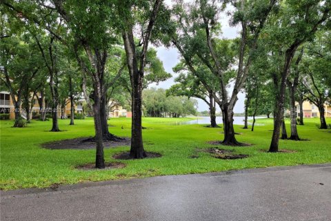 Купить кондоминиум в Окленд-Парк, Флорида 2 спальни, 116.69м2, № 1984563 - фото 21