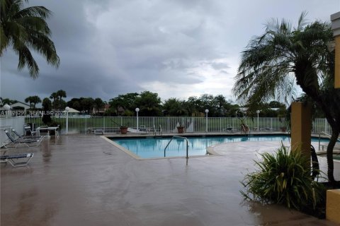 Купить кондоминиум в Окленд-Парк, Флорида 2 спальни, 116.69м2, № 1984563 - фото 20