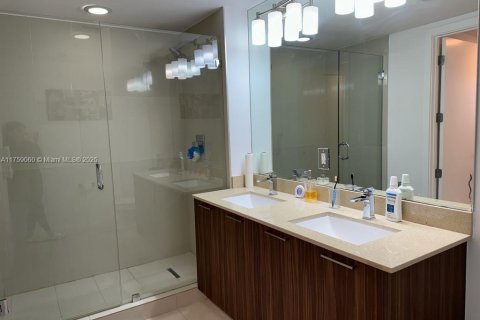 Condo in Doral, Florida, 2 bedrooms  № 1860478 - photo 11