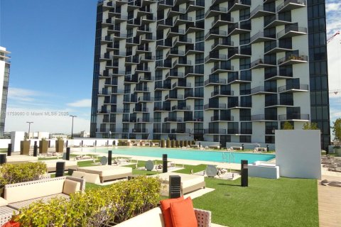 Condo in Doral, Florida, 2 bedrooms  № 1860478 - photo 13