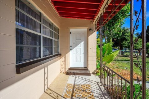 Villa ou maison à louer à Orlando, Floride: 2 chambres, 113.53 m2 № 2413848 - photo 3