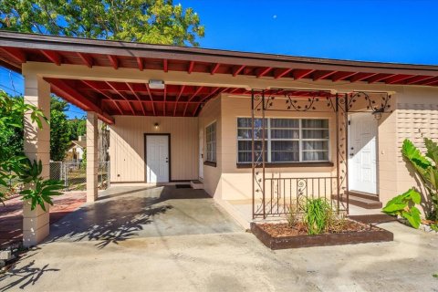 Villa ou maison à louer à Orlando, Floride: 2 chambres, 113.53 m2 № 2413848 - photo 2