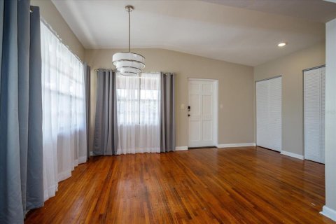 Villa ou maison à louer à Orlando, Floride: 2 chambres, 113.53 m2 № 2413848 - photo 6