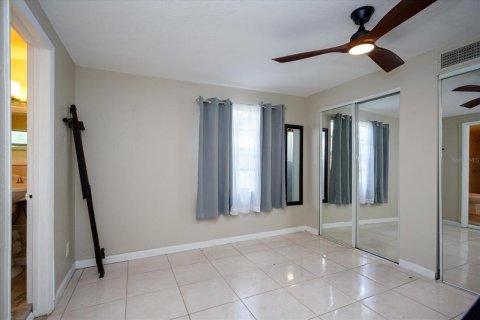 Villa ou maison à louer à Orlando, Floride: 2 chambres, 113.53 m2 № 2413848 - photo 16