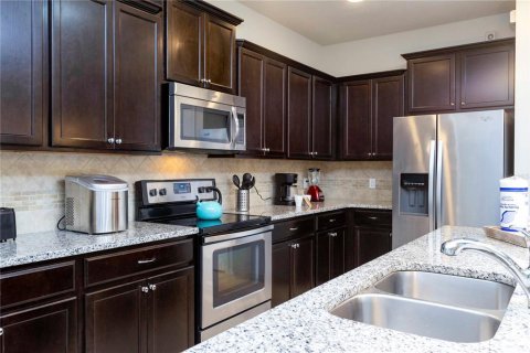 Townhouse in Kissimmee, Florida 5 bedrooms, 210.42 sq.m. № 1742752 - photo 28