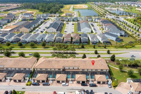 Townhouse in Kissimmee, Florida 5 bedrooms, 210.42 sq.m. № 1742752 - photo 4