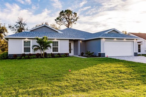 House in Cape Coral, Florida 4 bedrooms, 186.64 sq.m. № 1800434 - photo 14