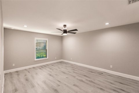 House in Cape Coral, Florida 4 bedrooms, 186.64 sq.m. № 1800434 - photo 22