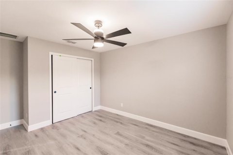 House in Cape Coral, Florida 4 bedrooms, 186.64 sq.m. № 1800434 - photo 25